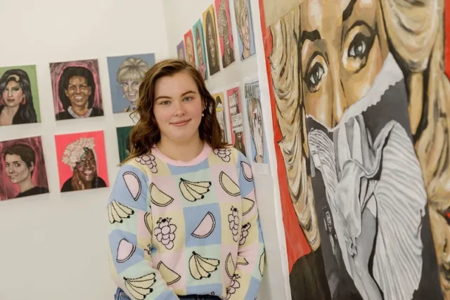 picture of female art student