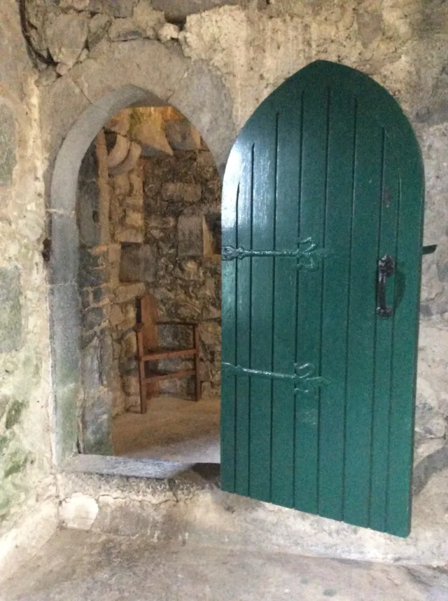 Green door