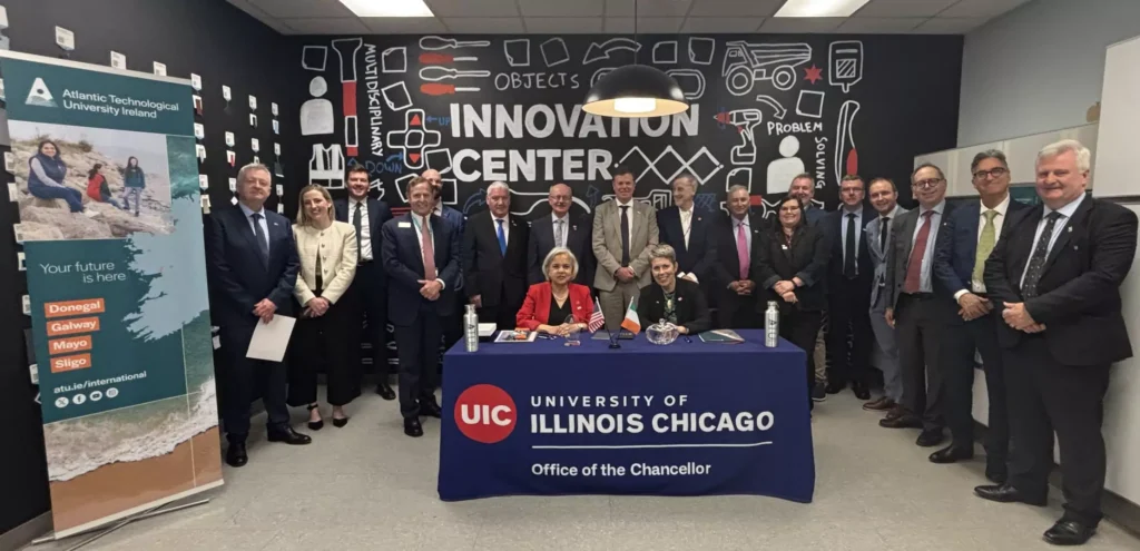 Group photo featuring Matt Rogers, Dr Rachael Shaw (ATU), Padraig Manning (Irish Consulate in Chicago), Dr Bob Barish, Charles Frisbie (UIC), Cyril Regan, George McCourt (ATU), Dr Marie Lynn Miranda (Chancellor of UIC), Dr Eugene McCarthy, Dr Orla Flynn (President of ATU), Prof. Petter Pfanner, Dr Michael Young, Grace Dyer (UIC), Aidan McKenna (Enterprise Ireland), Dr Sean Duignan, John Joe O’Farrell (ATU), Dr Mark Rosenblatt, Prof. Craig Niederberger (UIC) and Prof. Eamonn Rogers (HSE Ireland).