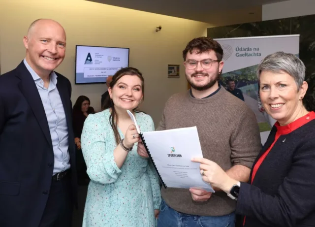Údarás na Gaeltachta CEO Tomás Ó Síocháin; programme participants Ailiadh Breathnach from Indreabhán, Co. Galway, and Seán Ó Coileáin from County Waterford; and ATU President Dr Orla Flynn.