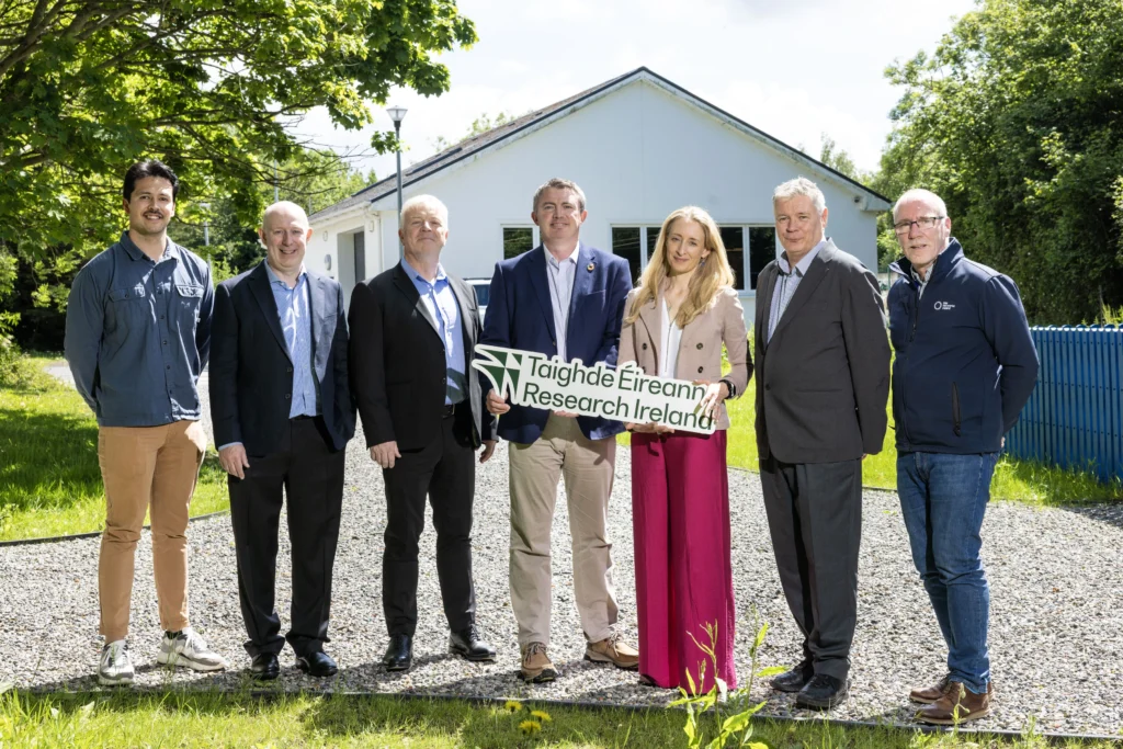 (L-R) Stuart Brennan, Project Manager, Gas Networks Ireland (GNI); Liam Nolan, Head of Technical Development and Technical Training, GNI; John Memery, Head of Network Services, GNI;, Bobby Gleeson, Chief Operations Officer, GNI; Dr Ruth Freeman, Director of Research for Society, Research Ireland; James Burchill, Chief Engineer, GNI; Paul Cleary, Senior Networks Coordinator, GNI. (Photography: Fintan Clarke, Coalesce).

 
