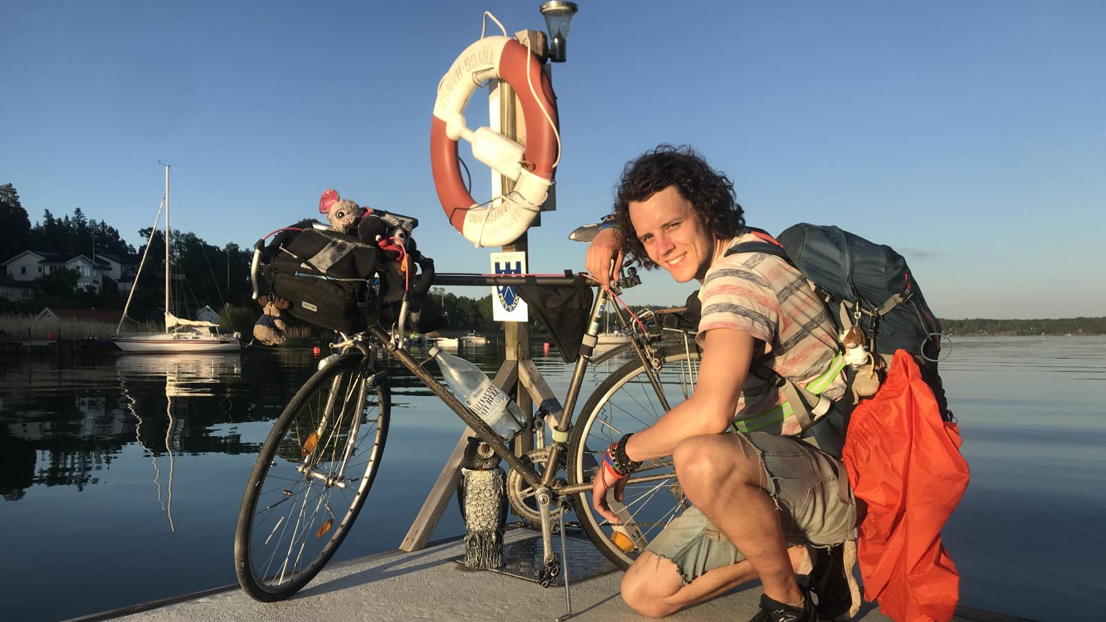 Jonathan Welen, a Swedish Student and his bike